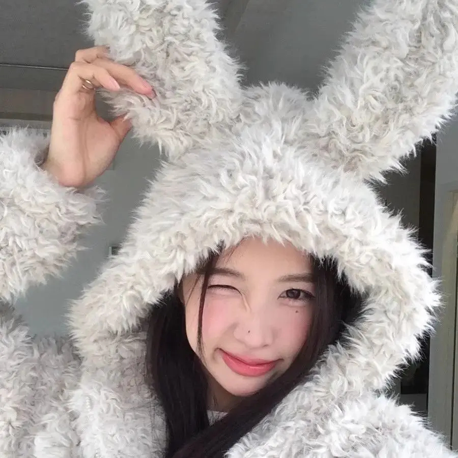 Женское плюшевое пальто на молнии с капюшоном и ушками кролика