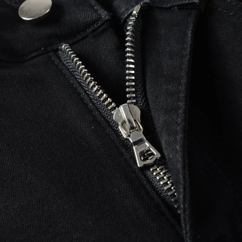 Рисунок 4 - Джинсы мужские зауженные эластичные