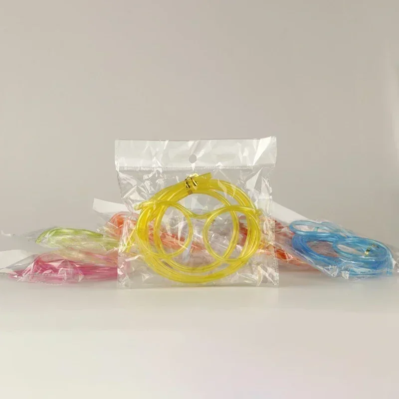 

Пластиковые соломинки с очками