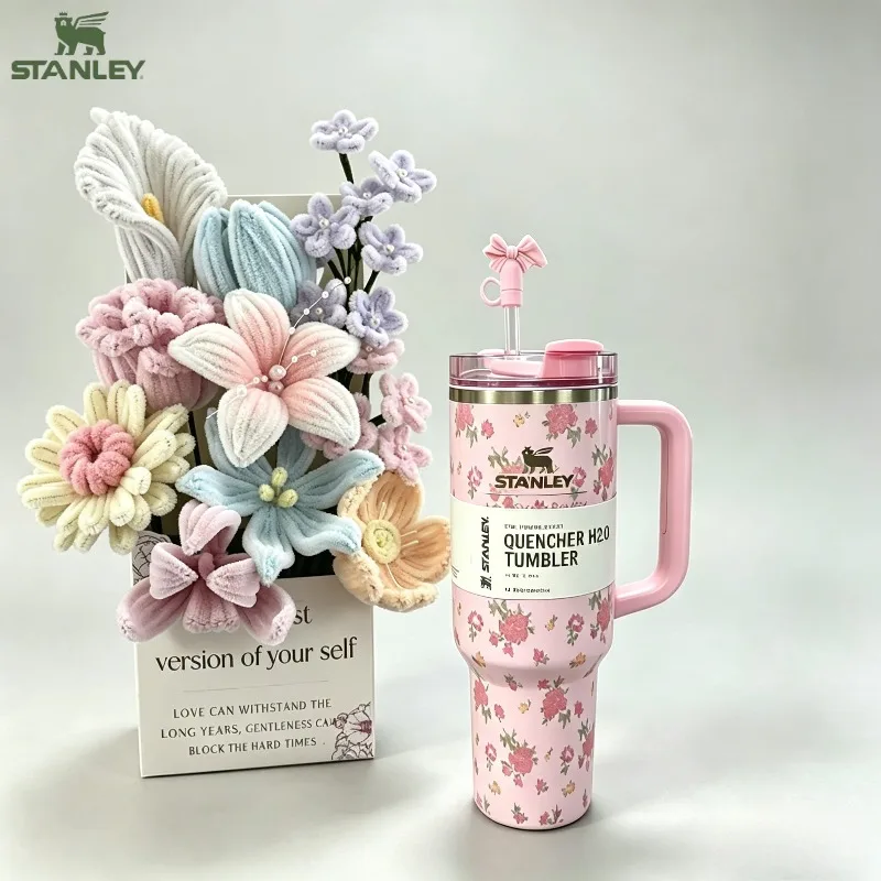 Фото Термокружка Stanley 40oz LoveShackFancy Pink Flower из нержавеющей стали с ручкой и соломинкой, герметичная, для ежедневного использования №1