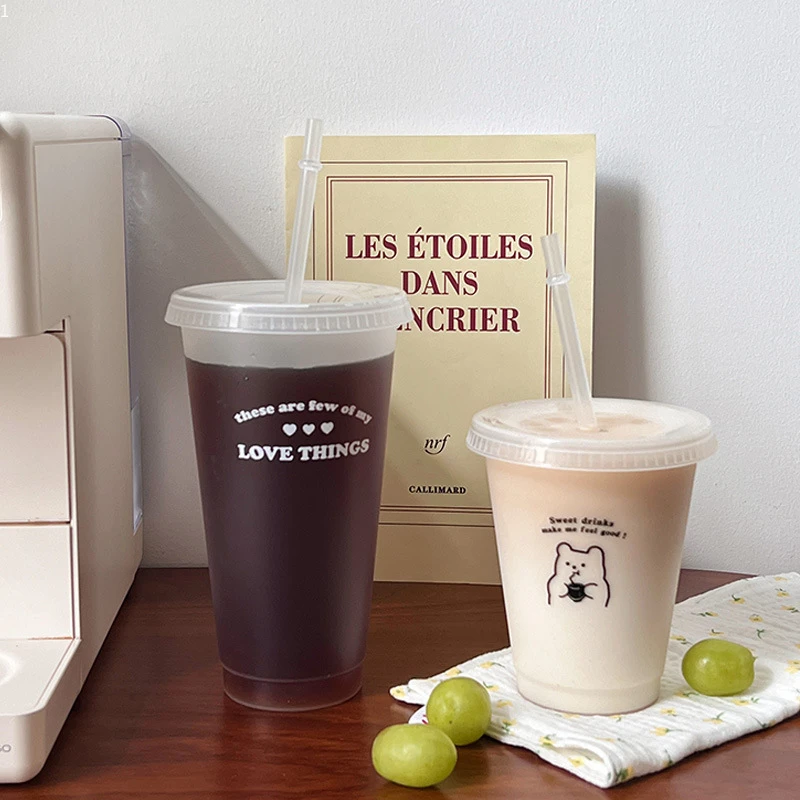 

Summer Day Cute Plastic Water Bottle Straw Reusable Drinking Bottle For Juice With Lids Milk Tea Coffee Cup Mocha Cola Mugs