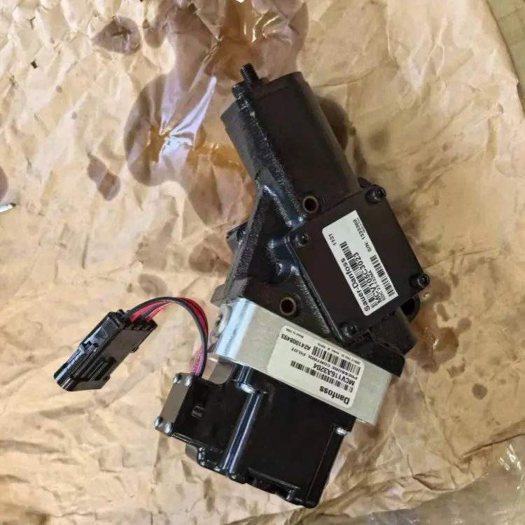 Фото Danfoss MCV105C3023 Группа сервоклапанов MCV116A3102 G4204 A3204 Электромагнитный клапан 2102D №2
