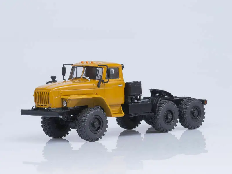 EAC AUTOHISTORY 1 43 URAL 44202-0311-31, nuevo modelo de TRACTOR de camión fundido a presión para regalo de colección