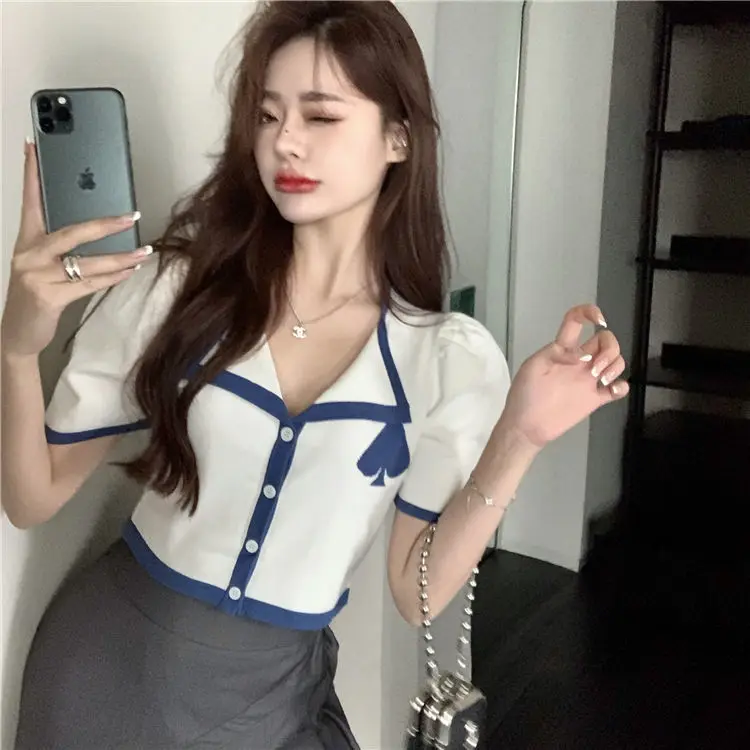 Женский трикотажный кардиган с коротким рукавом и воротником-стойкой |