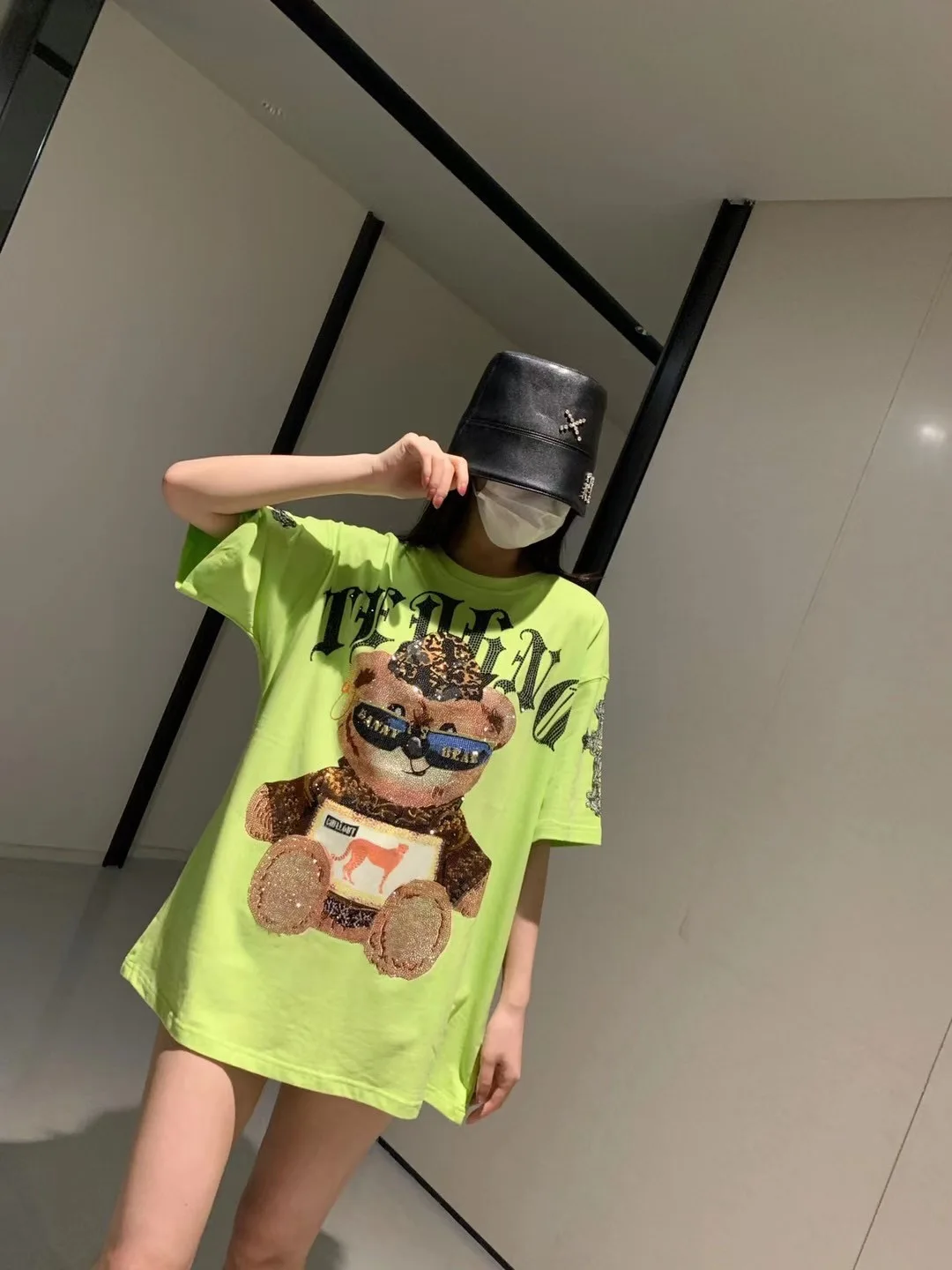 

Luxury Hot Drillin Summer Women Clothes O-neck Short Sleeve T-shirt Fluorescent Green Glasses Bear Loose Streetwear Couple Tops