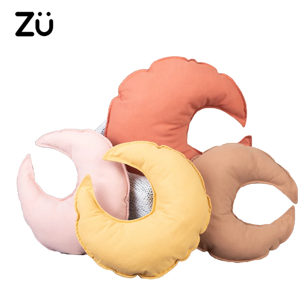 

ZU Spring Summer Sofa Hug Pillow 4 Color Moon Soft Toy Cotton Stuffed Moon Shaped Throw Pillow Children Nursery Room Decoration