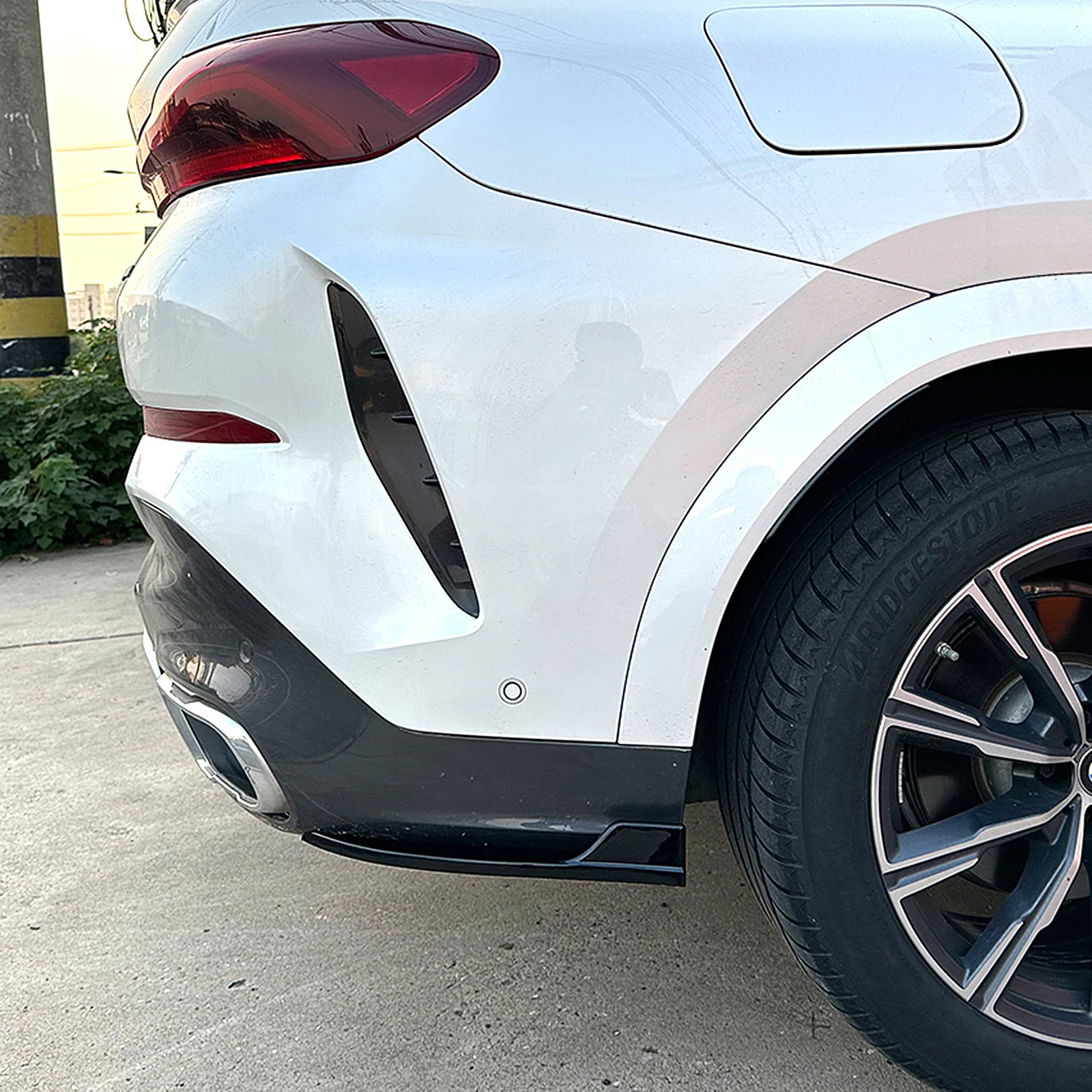 Фото Бампер для BMW X6 G06 M Sport 2020-2022, углеродное волокно №5