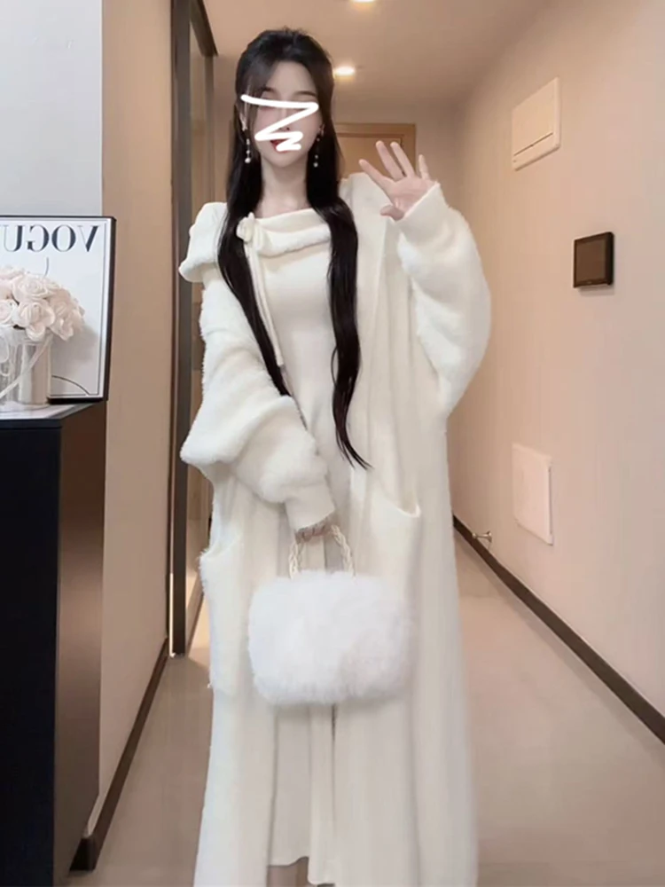 Элегантное трикотажное платье с квадратным воротником во французском стиле