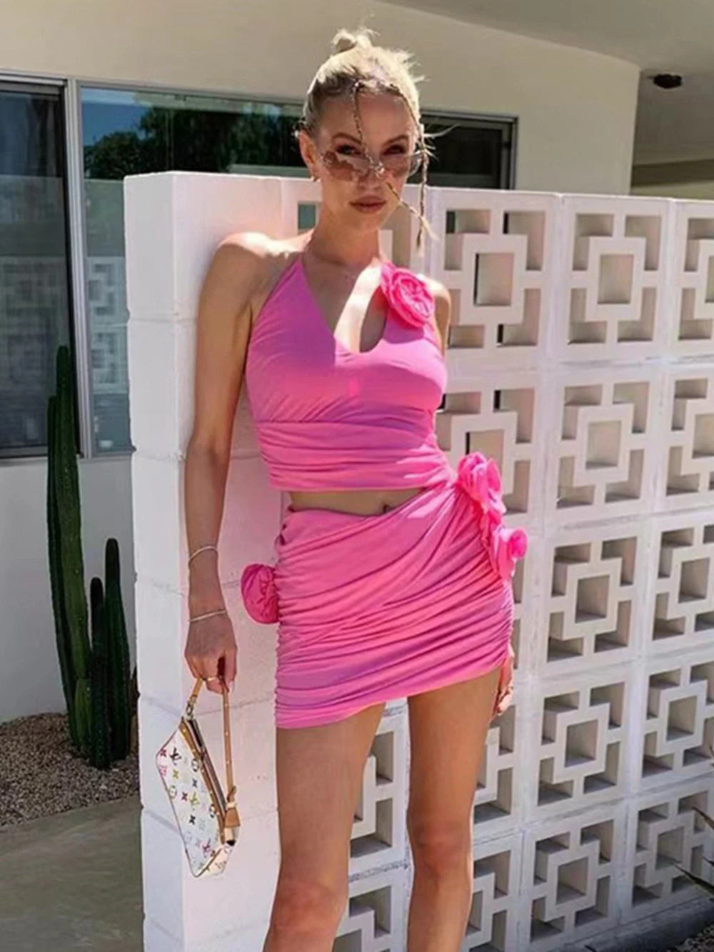 

Kritt 2023 Summer Pink Dress Women Sexy Halter 3D Flowers Fashion Hollow Out Streetwear Backless Slim Ruched Mini Dress Vestidos