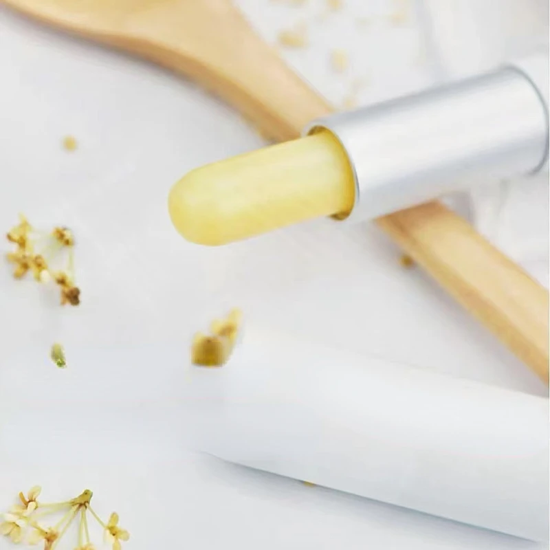 

Osmanthus Essential Oil Lip Balm 3.8G Moisturizing Repair Light Lines