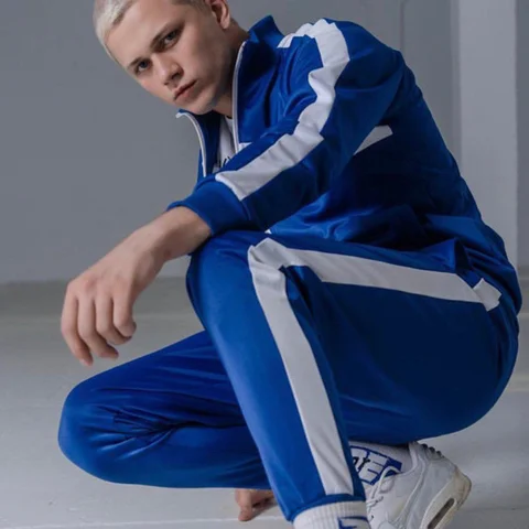 Reebok костюм мужской с белыми лампасами