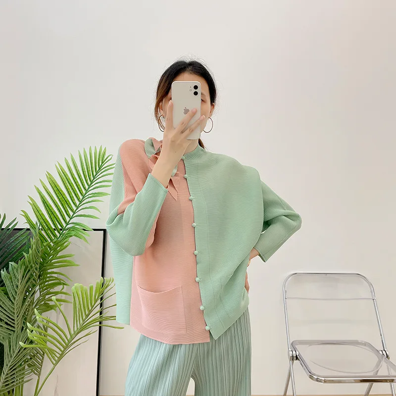 

Женская плиссированная летняя тонкая футболка с V-образным вырезом