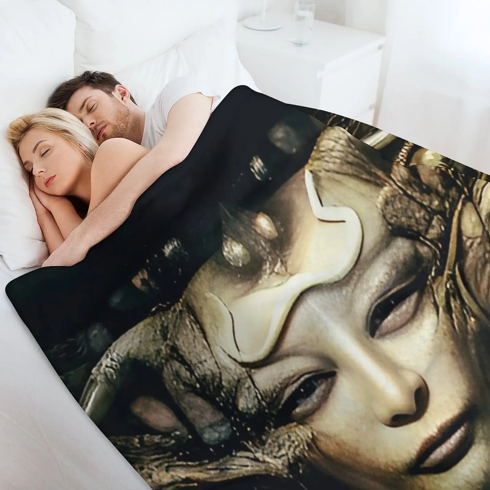 Женское одеяло HR Giger Xenomorph