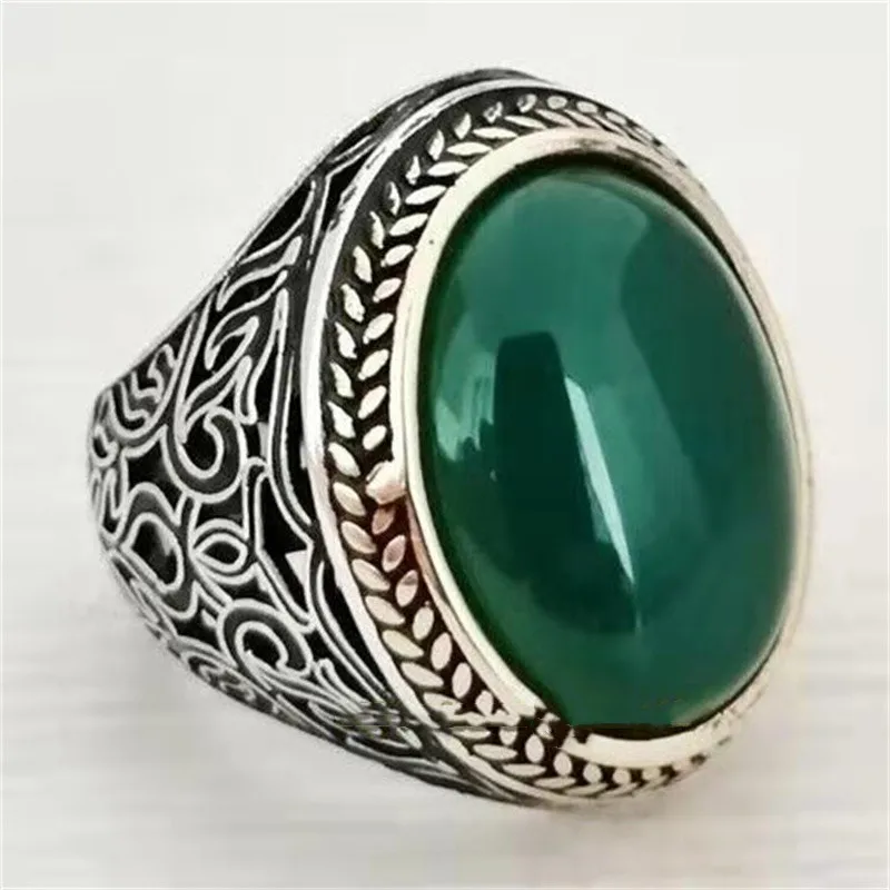 

2022 New Inlaid Emerald Men's Ring Personality Retro Domineering Personality Ring To Attend The Banquet Party Jewelry Wholesale