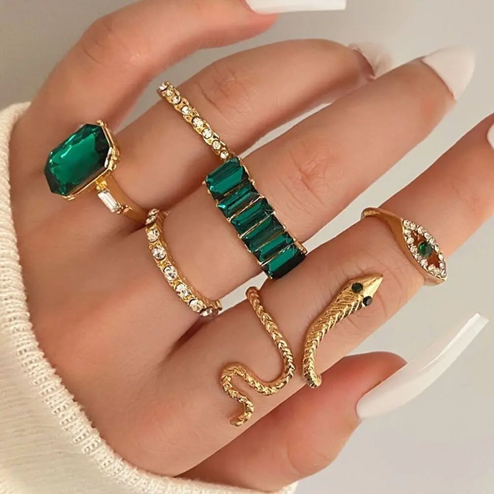 UMKA винтажные Роскошные зеленые Стразы бриллиантовые кольца для женщин винтажные Кристальные змеиные регулируемые металлические кольца на...