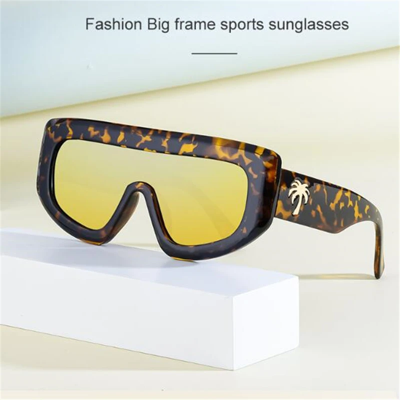 Модные солнцезащитные очки с леопардовым принтом и темно-зелеными линзами в