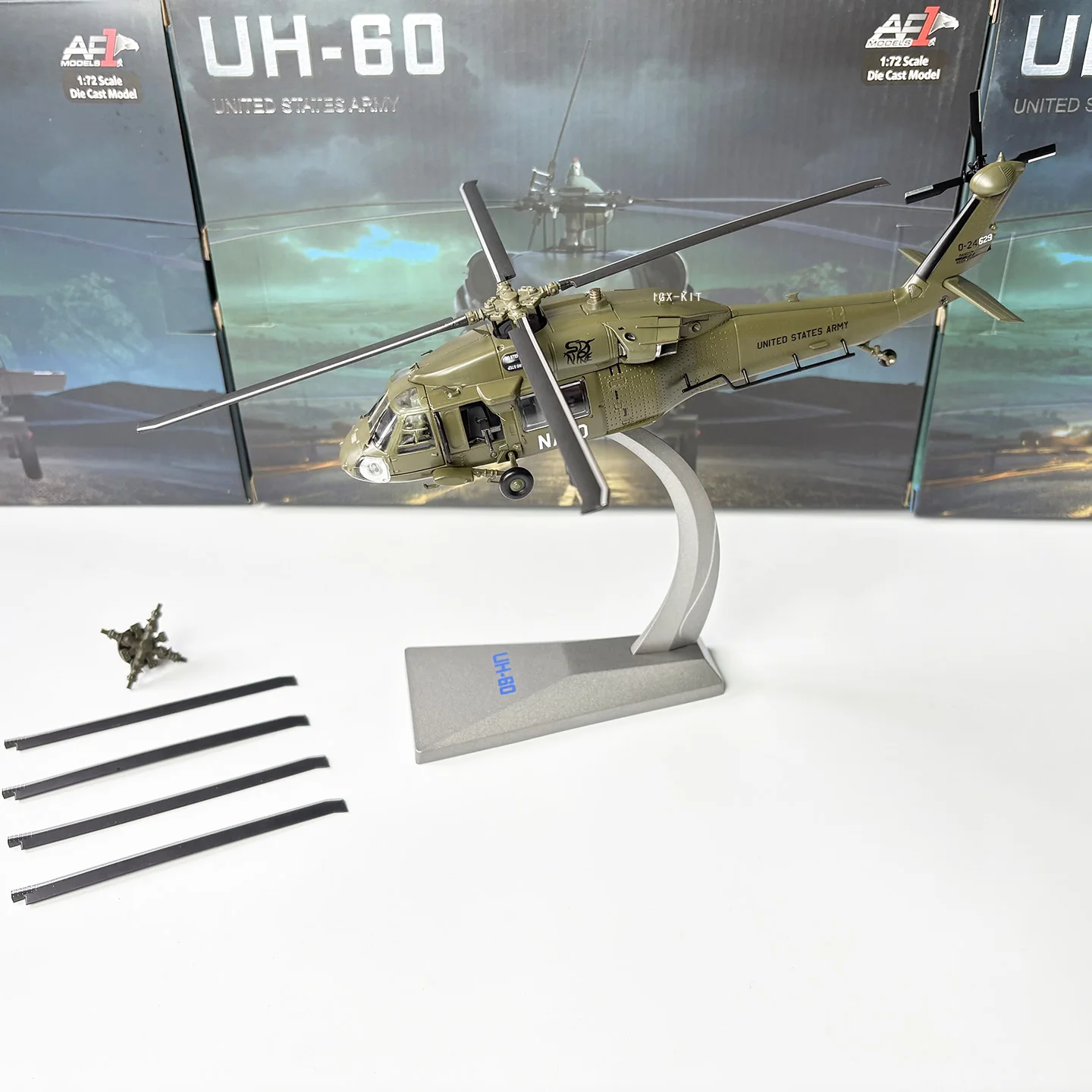 Фото Масштабная модель вертолета UH-60 Black Hawk США (1:72), готовая коллекционная модель военного самолета UH60 NATO Combat Hawk, литая под давлением, сувенир, подарок №2