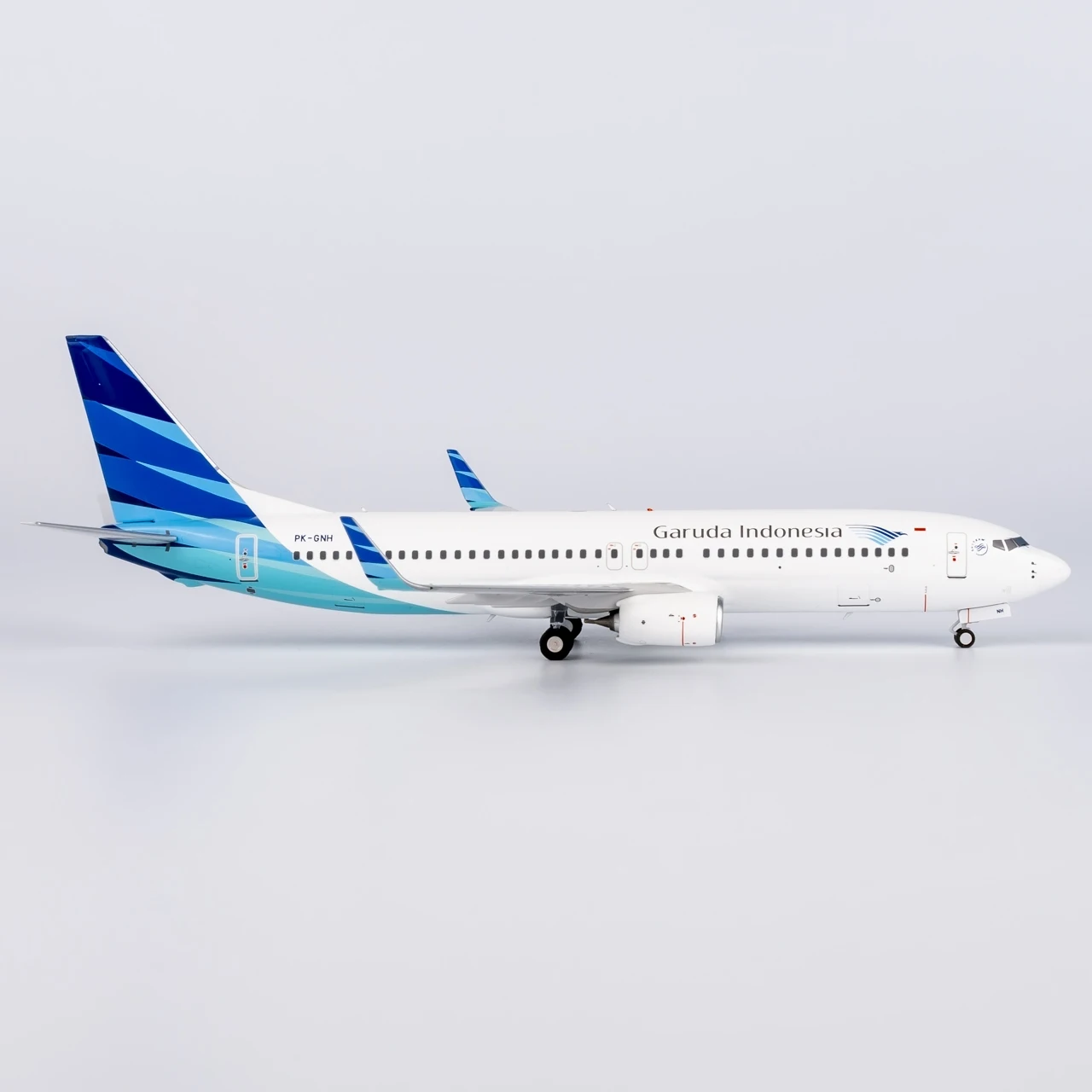 08022 Коллекционный самолет из сплава подарочная модель NG 1:200 Garuda Indonesia &quotSkyTeam"