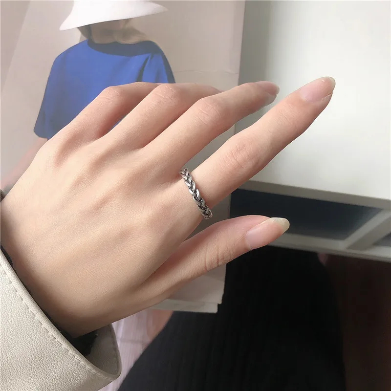 

Couple Ring, Female Male Personality, Fried Dough Twist, Korean Version, Net Red, The Same Style, Simple Trend, Metal Woven Ring