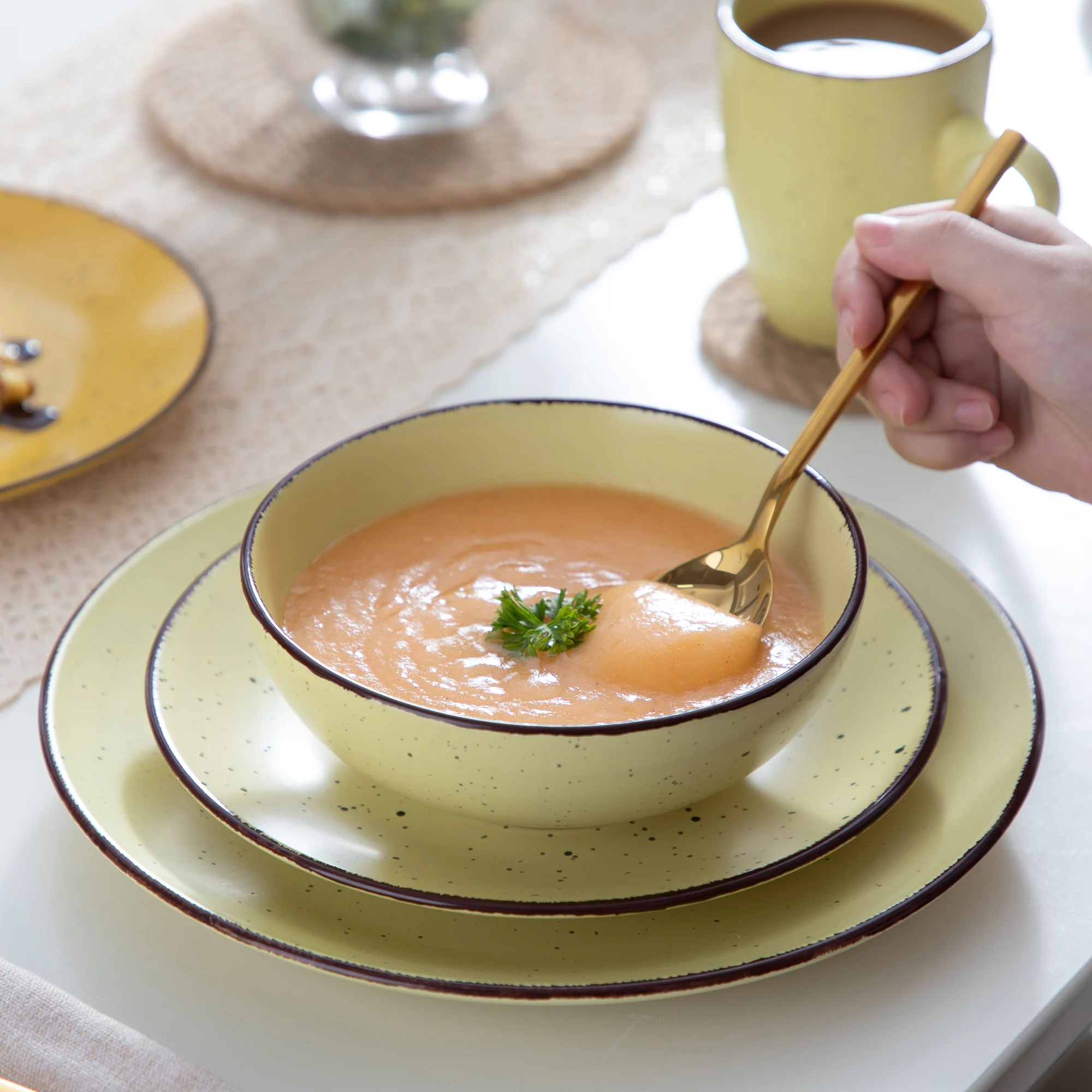 Набор керамических столовых приборов с посудой десертная тарелка миска кружек 16