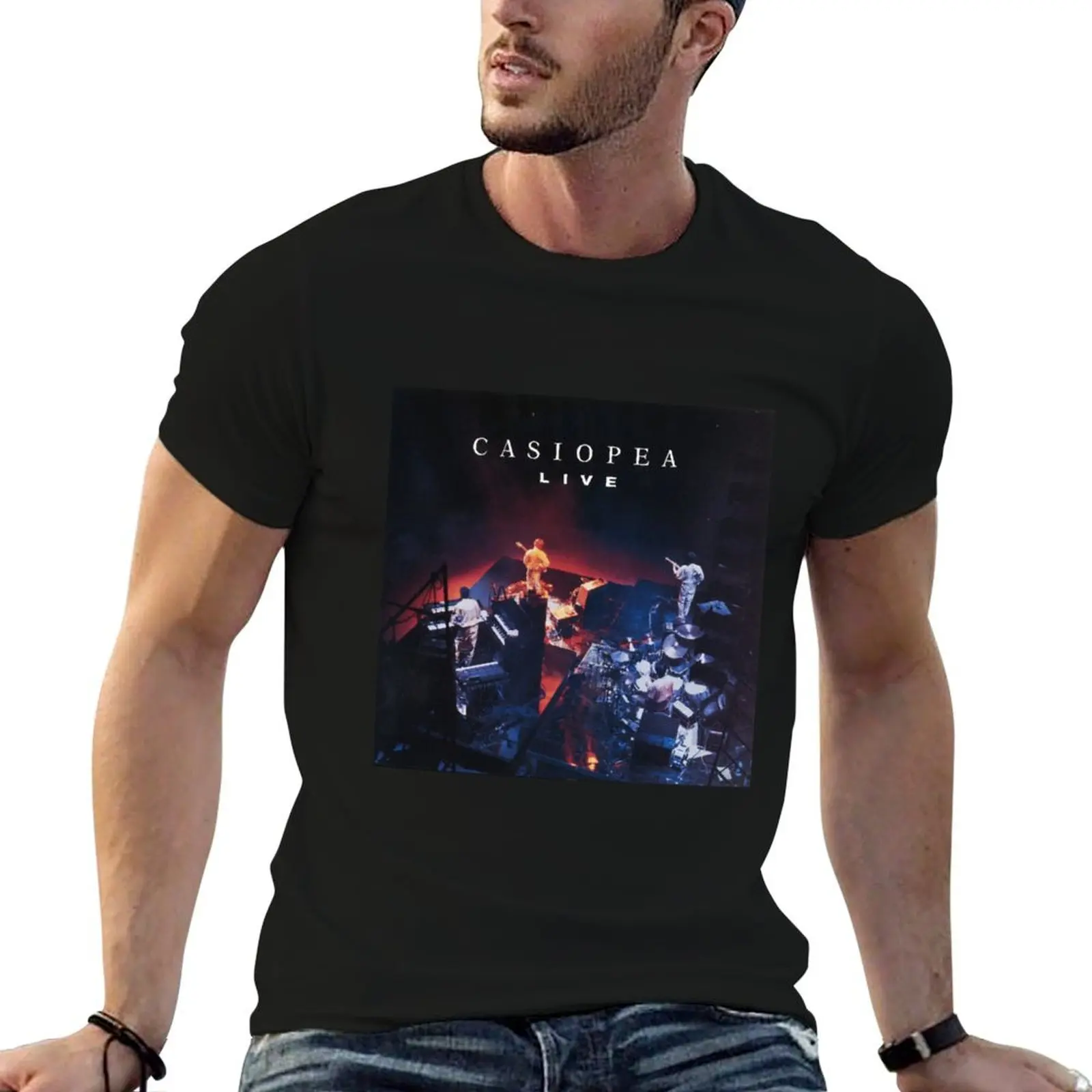 Фото Футболка с изображением обложки альбома Casiopea Live 1985, минималистичная однотонная футболка с круглым вырезом №1