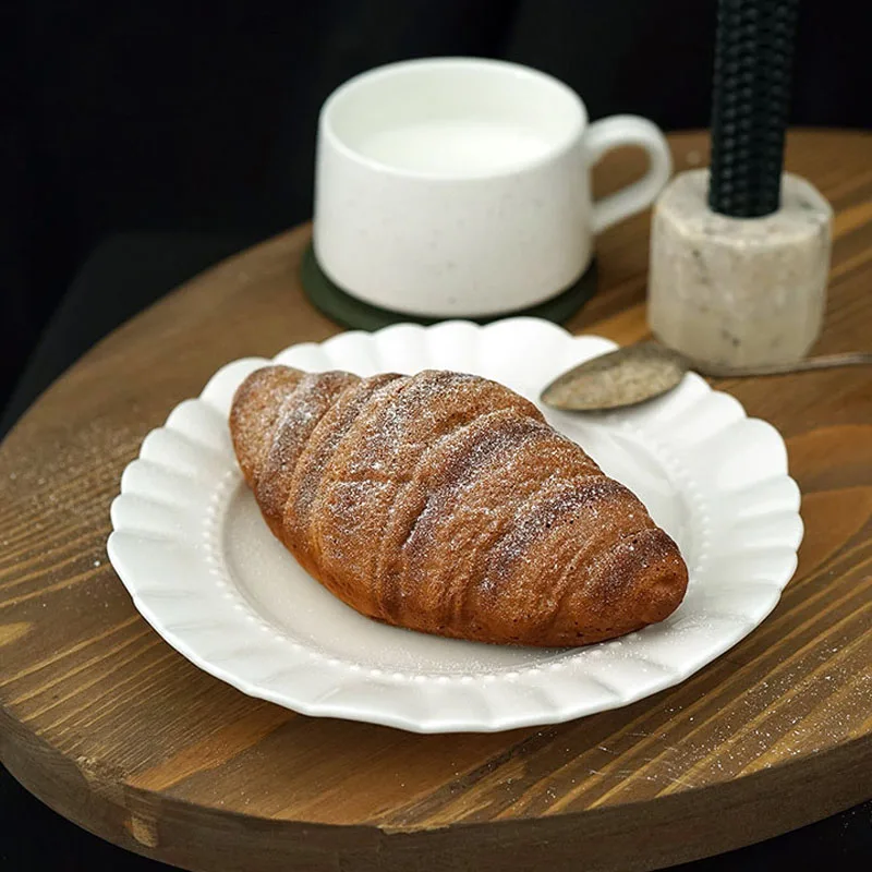 

AhunderJiaz Retro Dark Color Imitation Chocolate Bread Coffee Color Oubao Food Photography Props Cake Shop Window Decorations