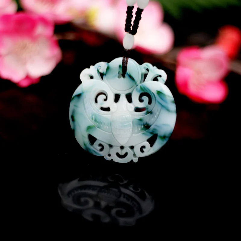 

Natural Color Jade Bat Pendant Necklace Chinese Double-sided Hollow Carved Jadeite Fashion Charm Jewelry Amulet Gifts Women Men