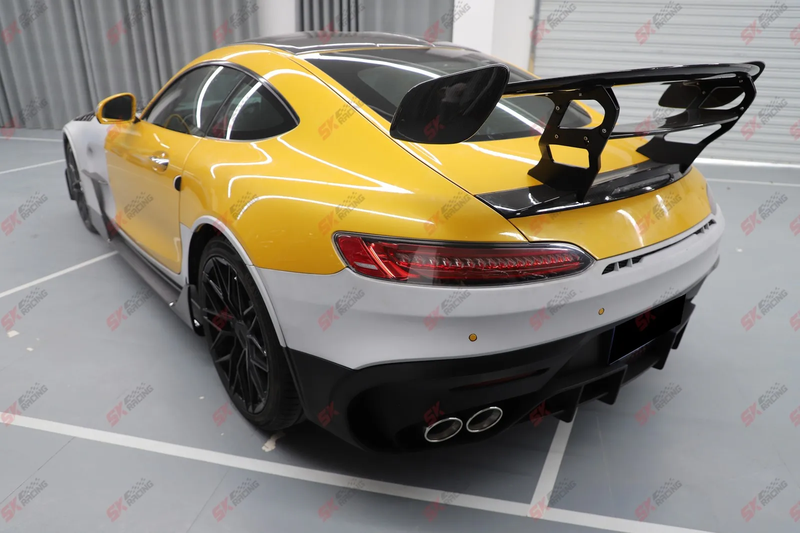 Фото Глянцевый черный/карбоновый задний спойлер для Mercedes-Benz AMG GT GTC GTS GTR 16-21 №5