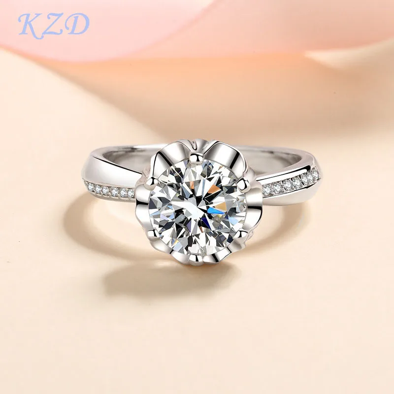 

Ladies S925 Silver Micro-Set Plum Blossom 2 Carat Moissanite Wedding Ring Girlfriend Birthday Anniversary Gift