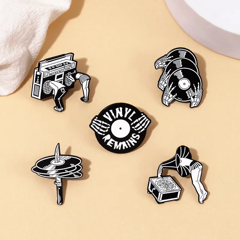 Horror Punk Music Enamel Pins Custom Black Dark Vinyl Records Knife Brooches Lapel Badges Gothic Jewelry Gift For Friends