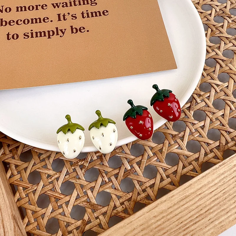 

Minar Unusual White Red Color Enamel Strawberry Drop Earrings for Women Lady Simulation Fruit Earring Handmade Korean Jewelry
