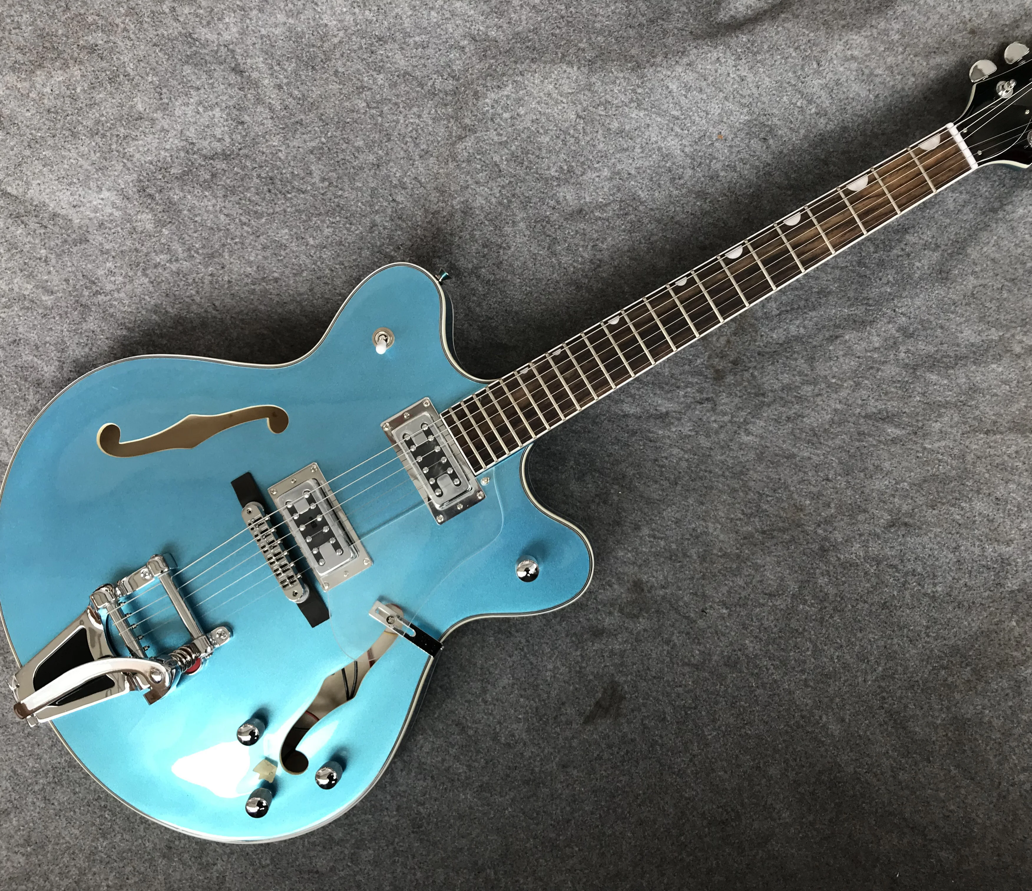 

Jazz Semi-hollow Oem 6 String Electric Guitar,Chrome Hardware Tremolo Bridge, Free Delivery Support Custom