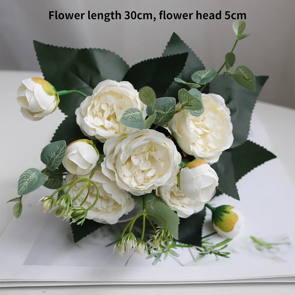 

Искусственные белые шелковые розы