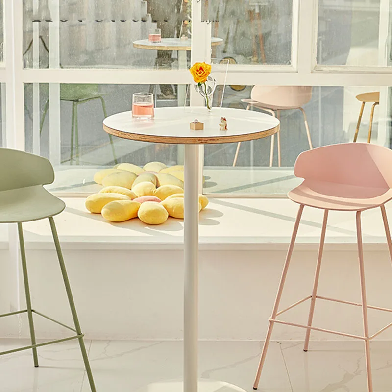 Рисунок 2 - Деревянные круглые журнальные столики