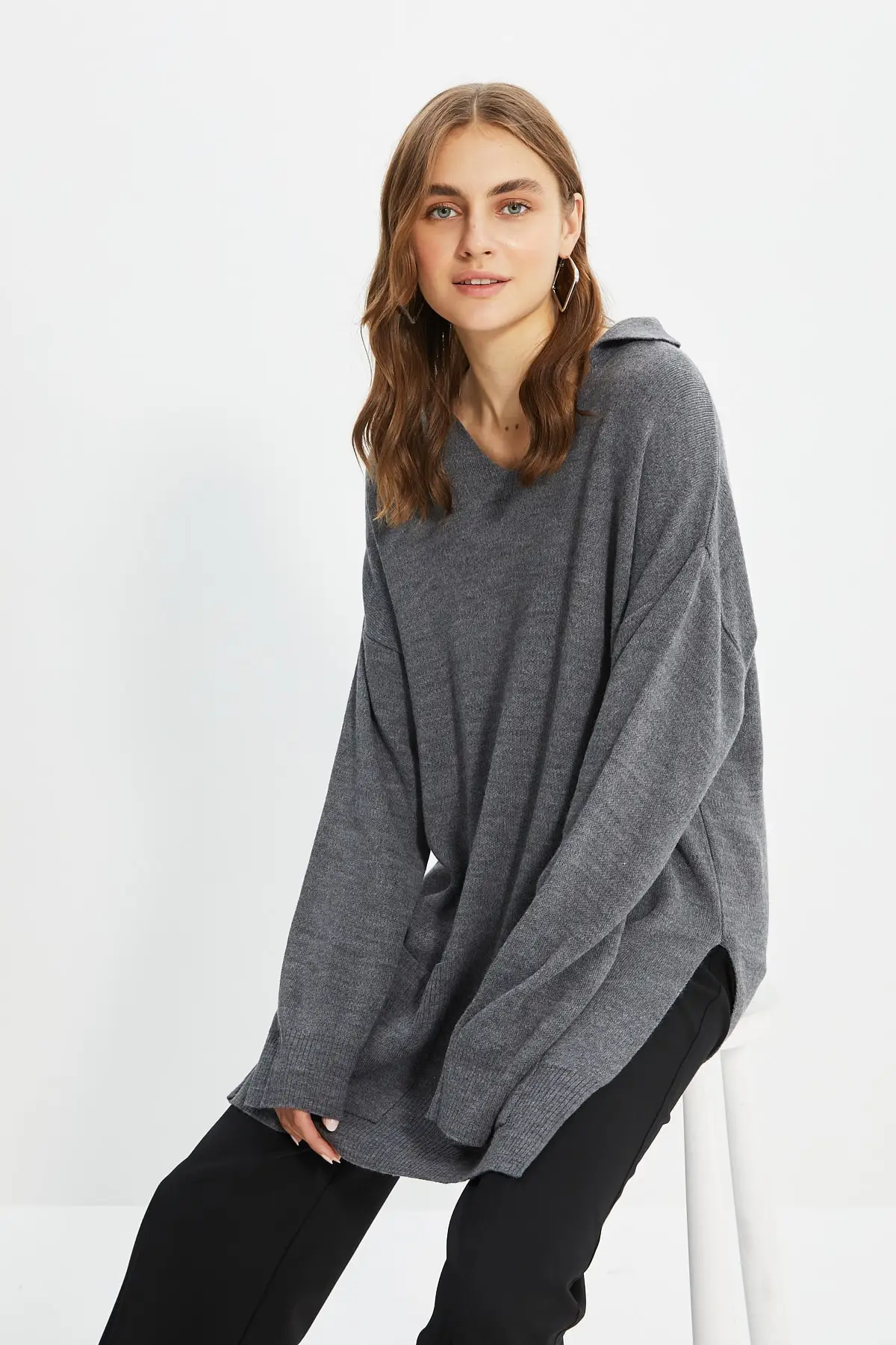 

Trendyol V Collar Knitwear Sweater TCTAW22KZ1308