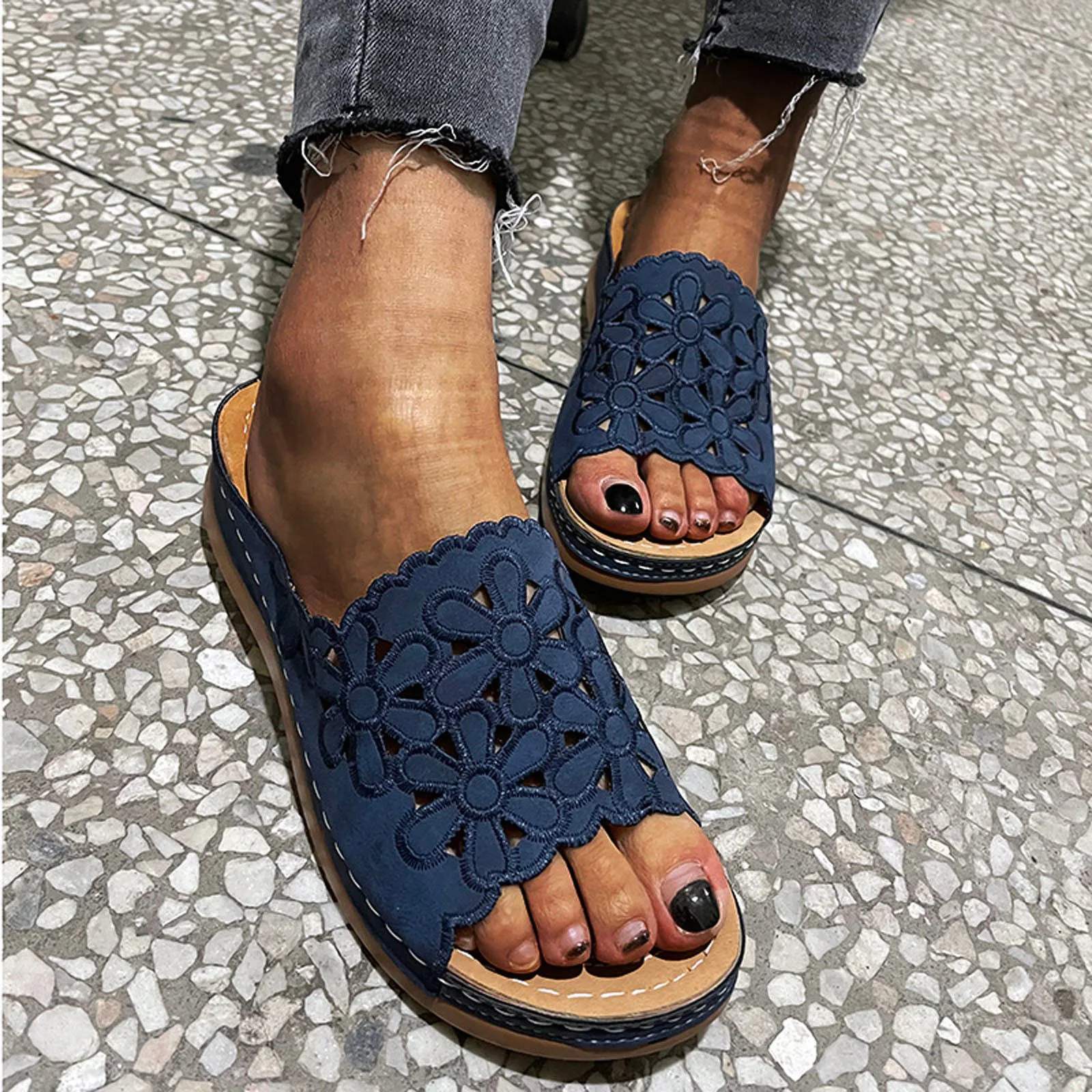 

Women Slippers Fashion Summer Hollow Chrysanthemum Women Flower Closed Toe Slippers Shoes Indoor Outdoor Sandals zapatos mujer