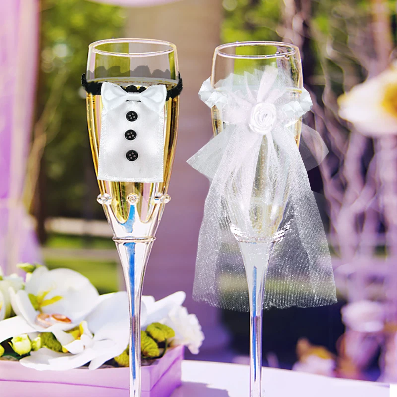 

2Pcs Wedding Bride Groom Wine Cups Champagne Glasses Ornaments Decoration Marriage Bridal Shower Photo Props Wedding Table Decor