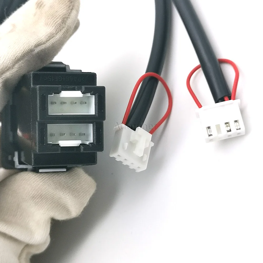 Фото Красная светодиодная автомобильная зарядная розетка с двумя портами QC3.0 USB и PD Type-C для Isuzu Mu-X 18-22, D-MAX 15-19 №5