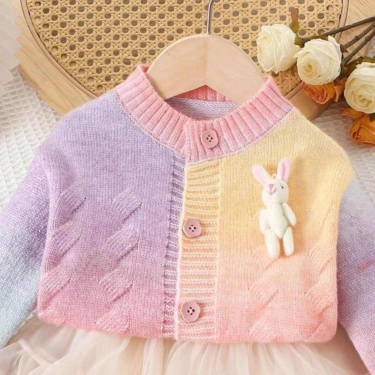 Демисезонный комплект из двух предметов с пышной юбкой-пачкой для девочек