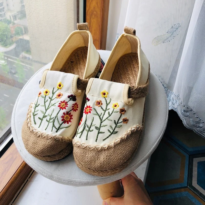 

2022 Flowers Embroidered Women Handmade Linen Canvas Slip-On Loafers Comfortable Low Top Sneakers Vegan Ladies Bohemian Shoes