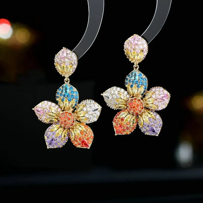 

Colored Zircon Heavy Industry Exaggerates Elegant Temperament Wedding Banquet Dress with Flower Earrings