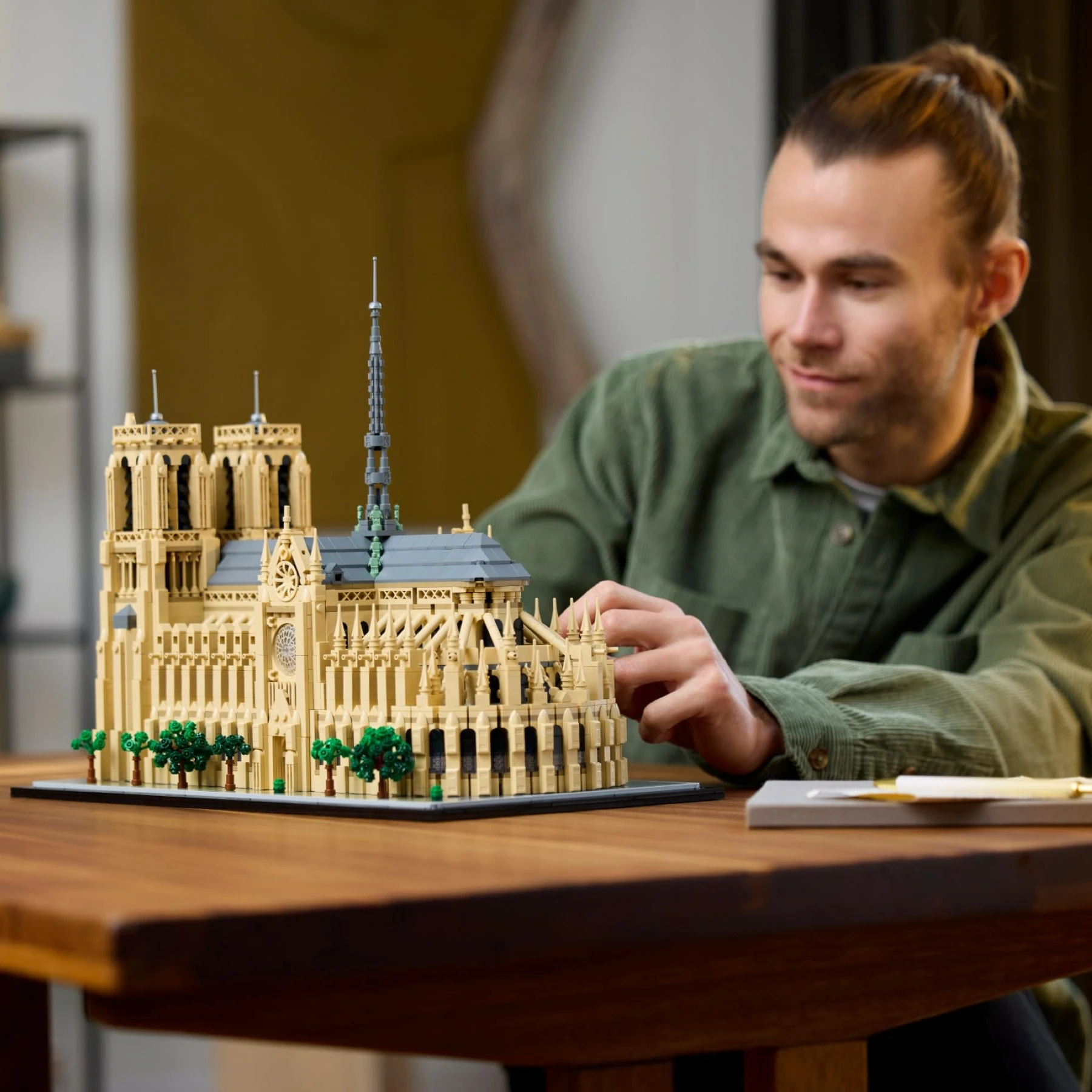 Конструктор LEGO 21061 архитектура Нотр-дама Парижа игрушка для детей 18 + лет (4383 шт.)