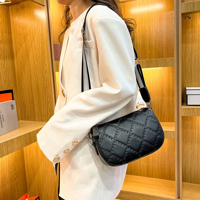 

Fashion Genuine Leather Crossbody Bag Luxury Designer Wide Strap Female Messenger Bags Diamond Lattice Shoulder Bag for Women