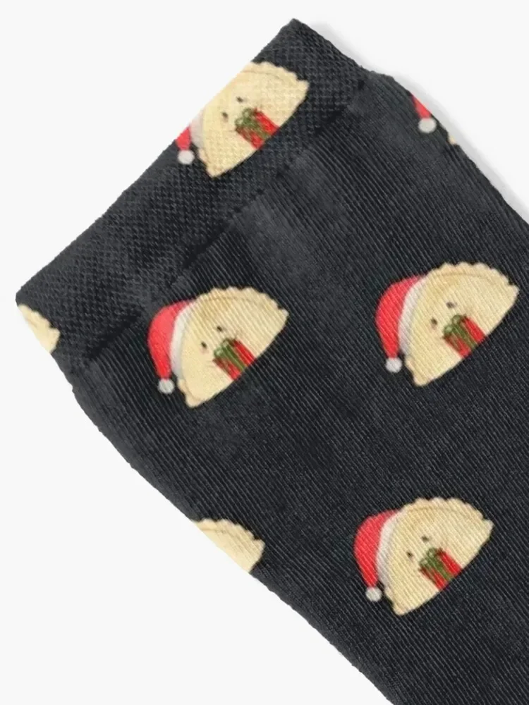 Очаровательные милые рождественские пельмени пирги в шляпе Санта-Клауса с