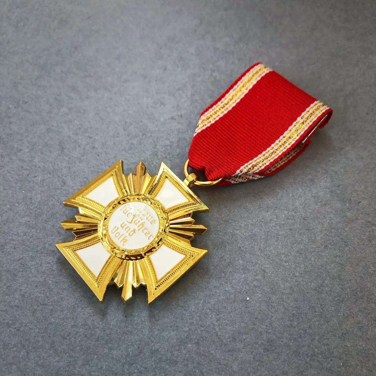 

Мемориальная медаль "Героическая защита"