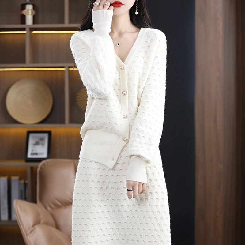 Рисунок 3 - Женский короткий кашемировый костюм