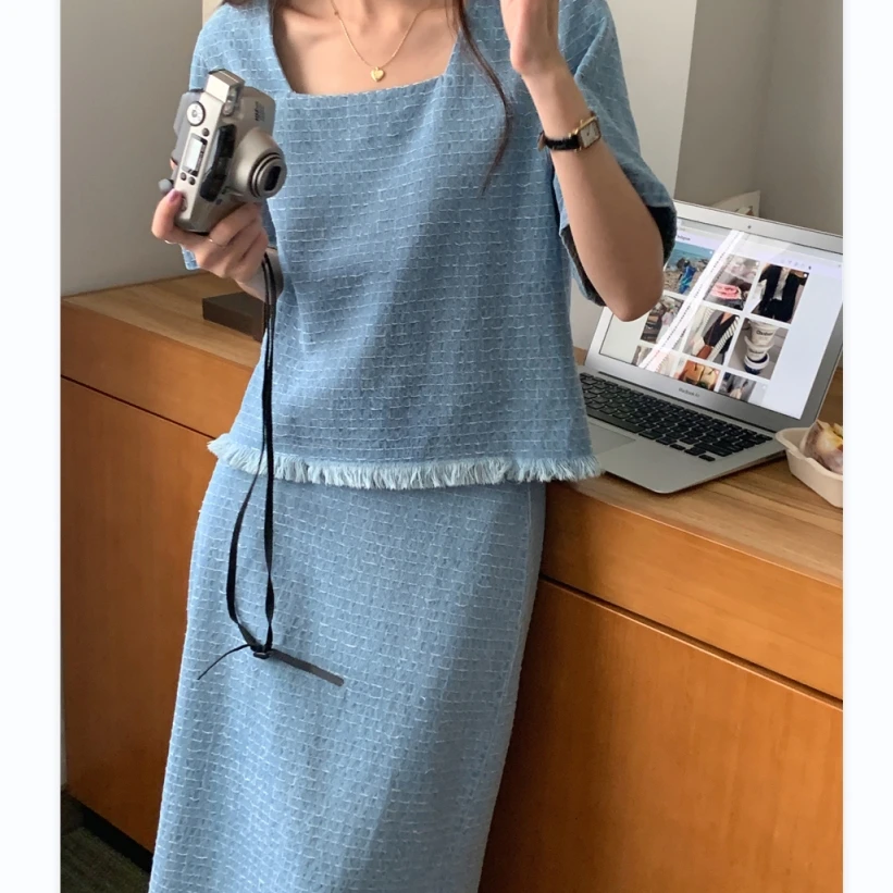 

Женский джинсовый костюм с бахромой, повседневный винтажный костюм из двух предметов, топ с квадратным вырезом и юбка в Корейском стиле, Y534, ...