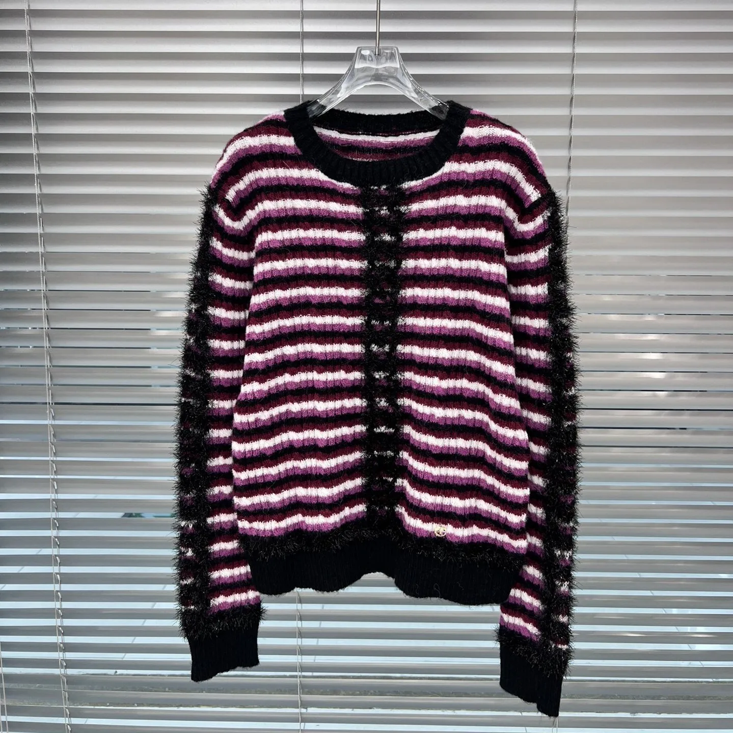 

Limiguyue Women Cashmere Knitted Jacket Autumn Winter Striped Sweater Cardigan Contrast Color V Neck Soft Mohair Coat Brand E005