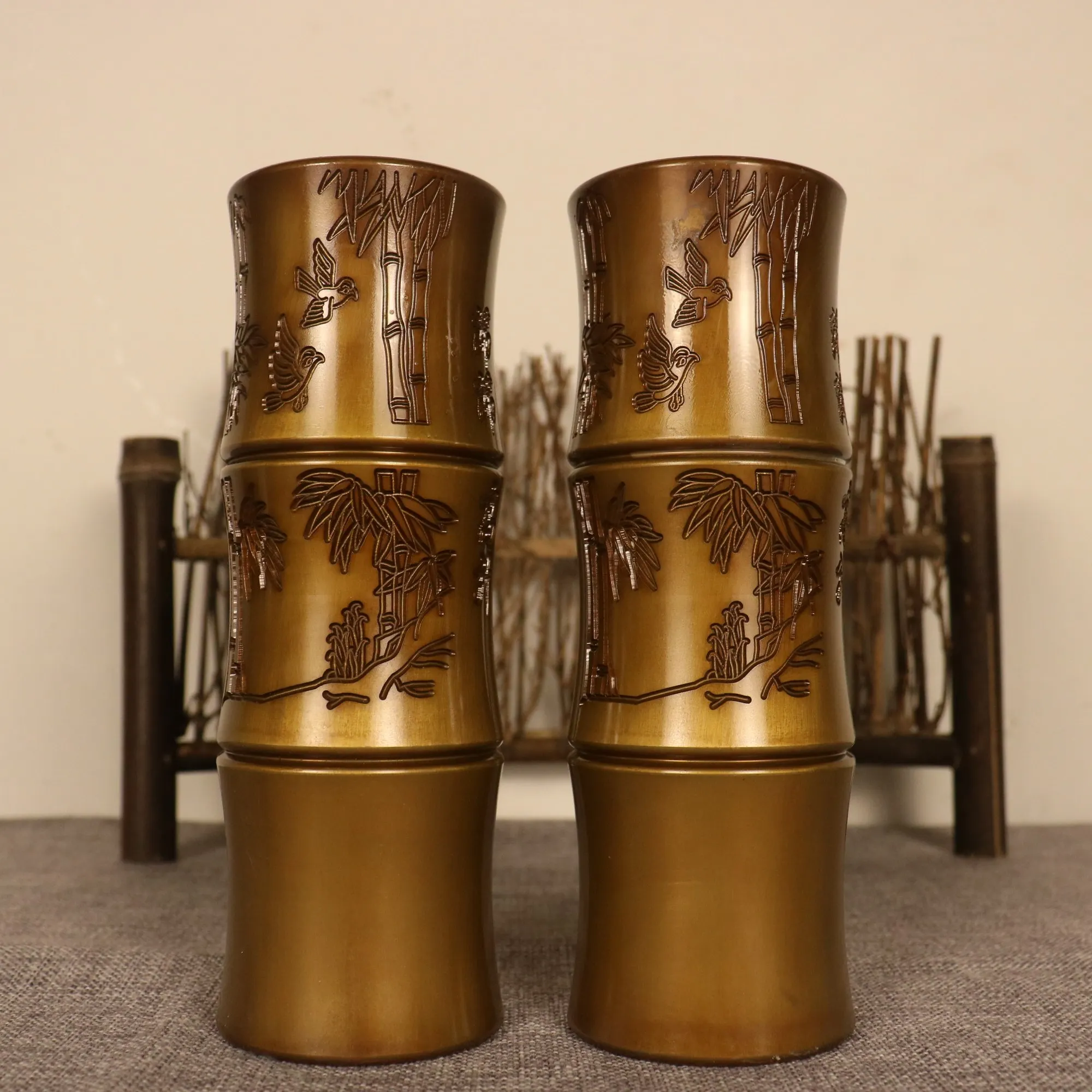 

8"Tibet Temple Collection Old Bronze Magpie Plum blossom texture Bamboo joint Incense tube Vase A pair Ornaments Town house