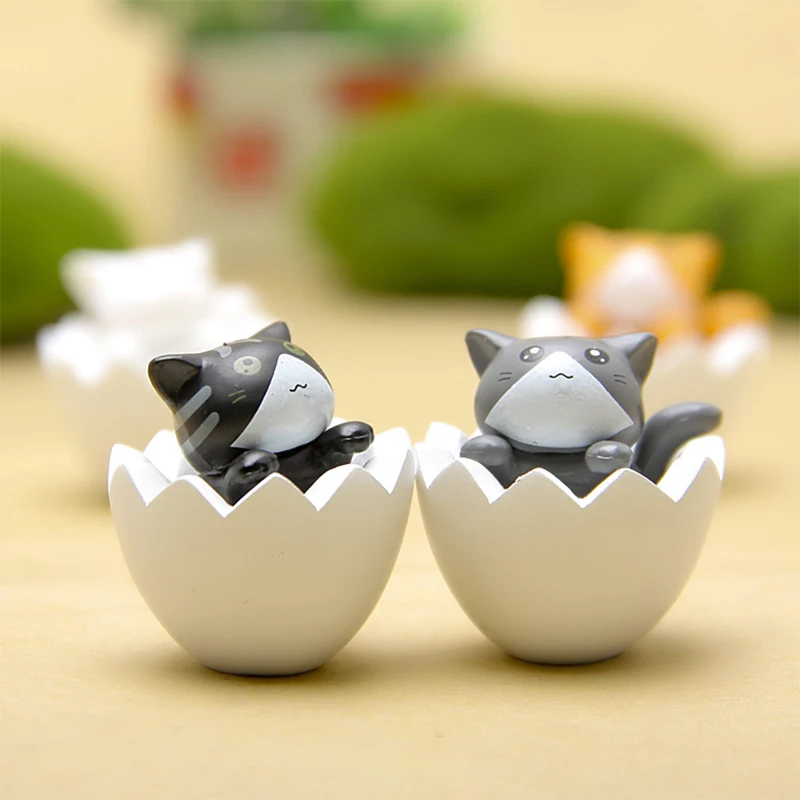 

4PCS/Lots Cartoon Egg Cat Poor Box Kitten Model Small Statue DIY Cat Miniatures